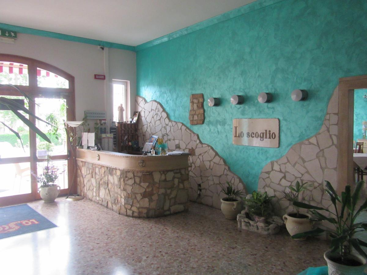 Lo Scoglio Hotell Castelnuovo del Garda Exteriör bild