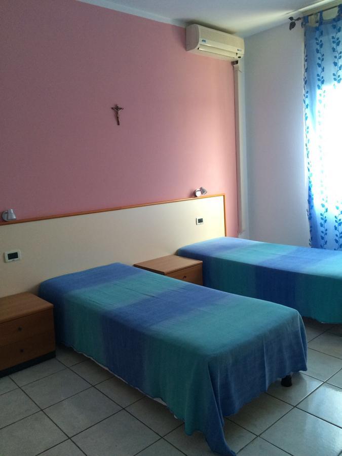 Lo Scoglio Hotell Castelnuovo del Garda Exteriör bild