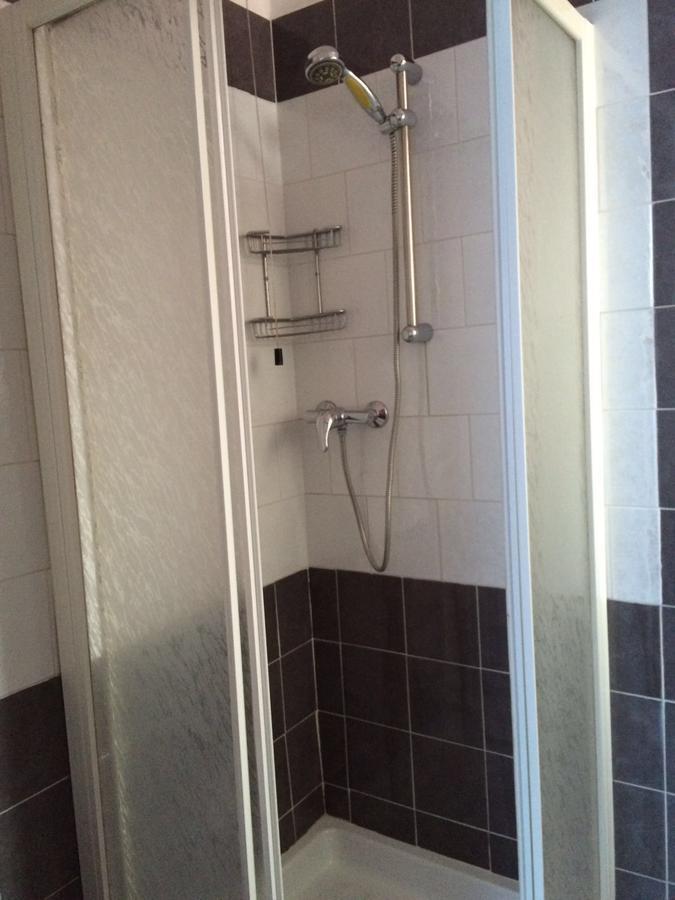 Lo Scoglio Hotell Castelnuovo del Garda Exteriör bild