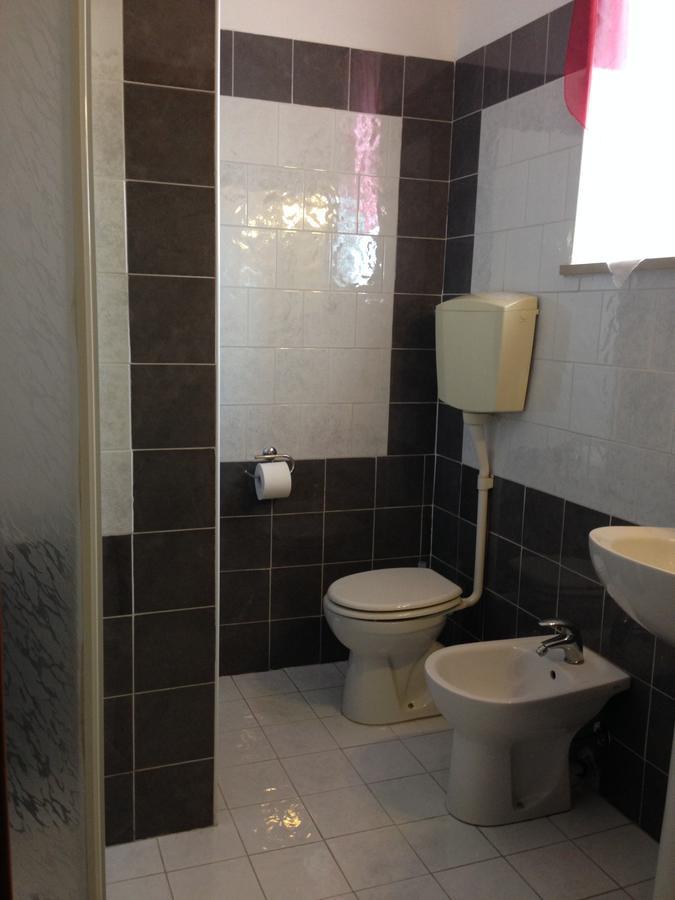 Lo Scoglio Hotell Castelnuovo del Garda Exteriör bild